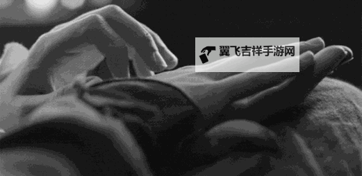 温柔时刻：深夜做爱gif展现爱的温度图1