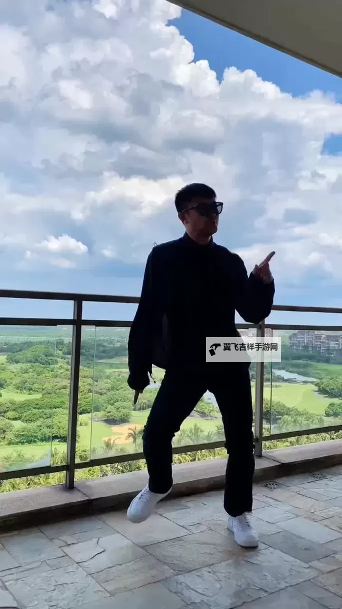 硬小天与浪小辉夫夫大战：激情碰撞的终极对决图1