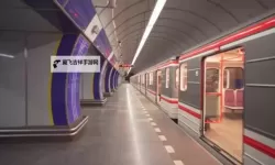 坐地铁车被高C短文：都市生活中的意外邂逅