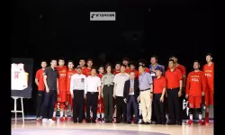 中国男篮88年来FIBA比赛首负日本，创造历史新篇章