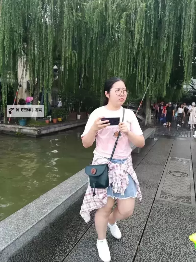 岳潮湿的大肥赵兰梅：乡村故事中的坚韧与温情图1