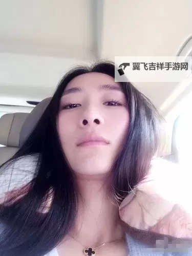 青涩青春的自拍时光：亚洲校园的偷拍故事图1