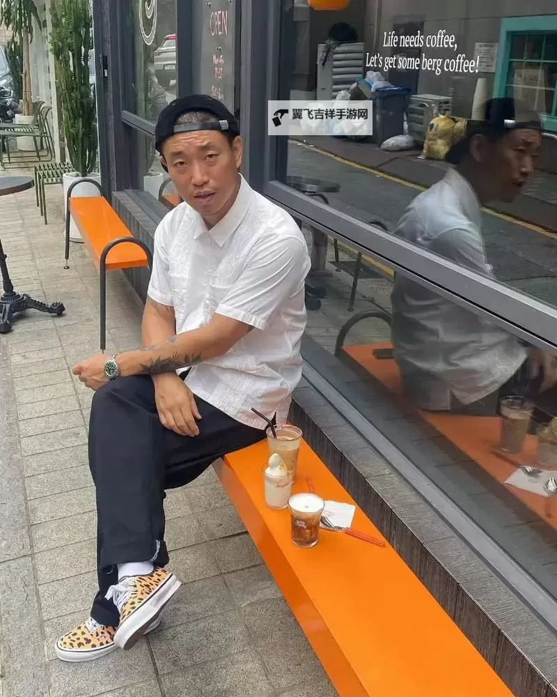 中国小鲜肉GARY2023飞机亮相引热议图1