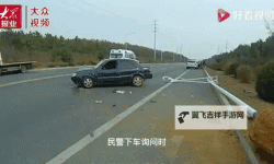 让人忍俊不禁：走一步故意深深地撞一下视频集锦