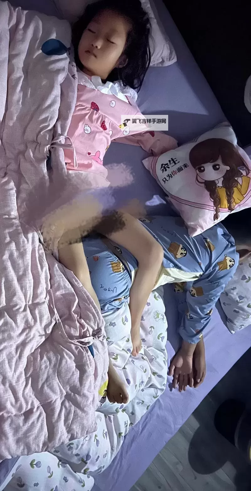 女生和男生一起努力生孩子不盖被子会怎么样：可能带来的意想不到的后果图1