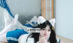 白丝双马尾少女惊艳登场：喷水瞬间魅力爆棚