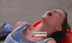 欧美美女与男生携手努力迎接新生命