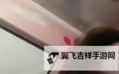 九七超碰：城市夜色与记忆的交汇
