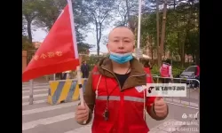 震惊报道：志愿者被发现是混阳 躲车里不下车，事件曝光引发热议