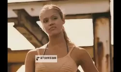 美国复古性经典XXXXX：霓虹街角的时光回声