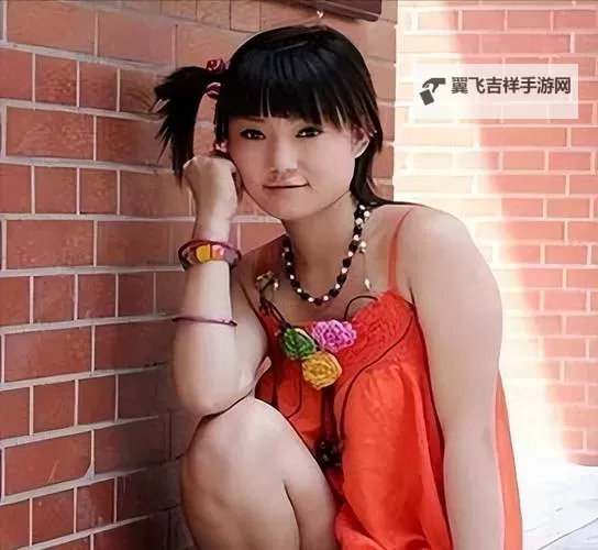 张筱雨作品：光影中的身体美学与边界图1